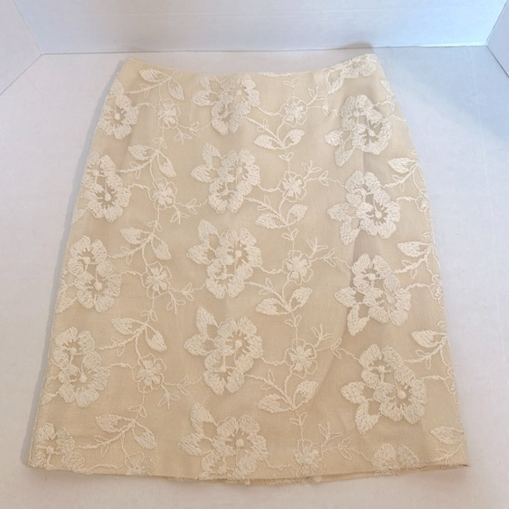 Vintage 90’s Tina Hagen | cream Lace Pencil Mini Skirt small